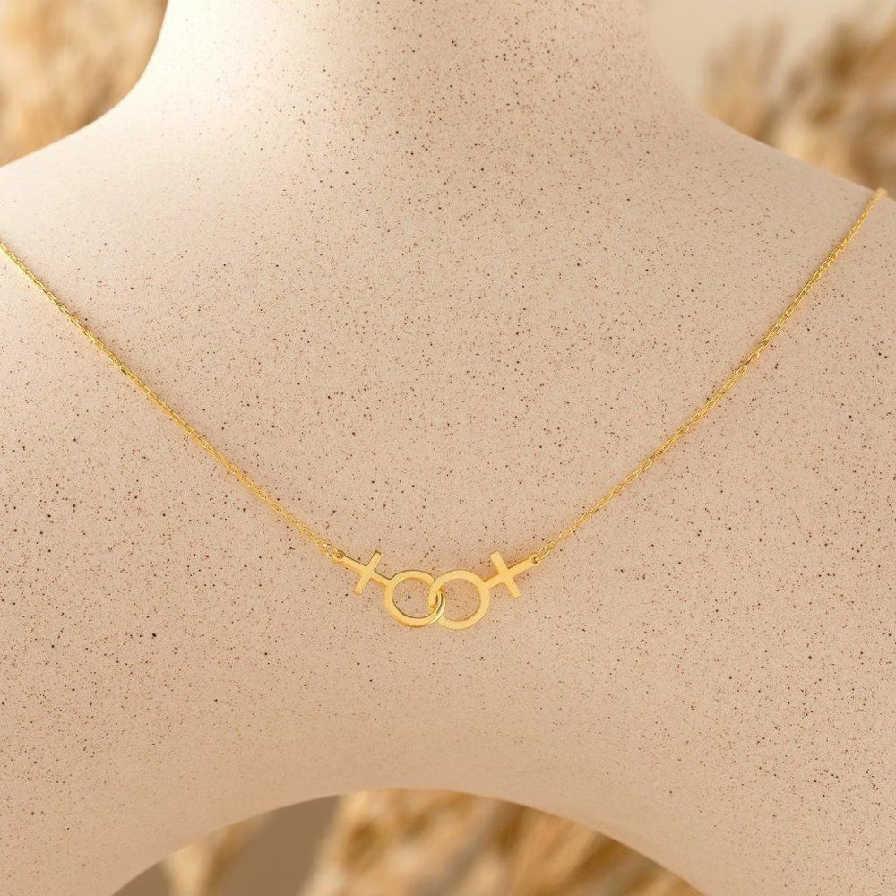 Sideways Interlocking Venus Symbol Necklace in Gold - Picture 7 of 7